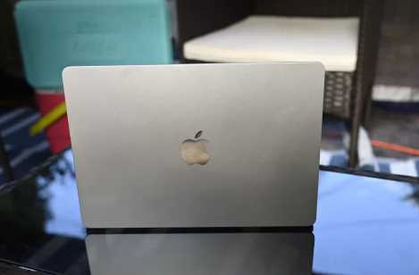 Harga Apple Macbook Air M2